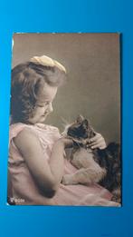 Meisje met poes kat op schoot 1915, Verzamelen, Ansichtkaarten | Dieren, Ophalen of Verzenden, Voor 1920, Gelopen, Hond of Kat