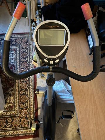 Hometrainer T-track 002 beschikbaar voor biedingen