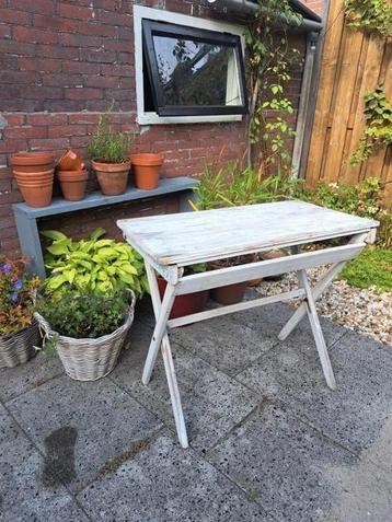 Bistro tafel hout, vintage, Frans, hotel Saint -Tropez beschikbaar voor biedingen