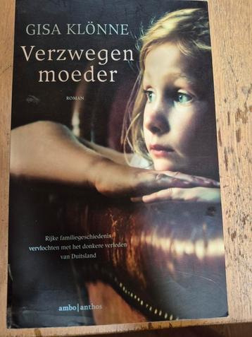 Gisa Klönne - Verzwegen moeder beschikbaar voor biedingen