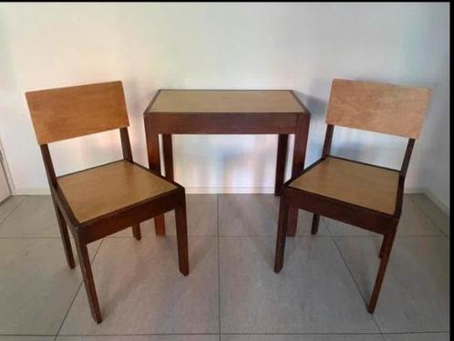 Vintage kinderserie Oosterbeek stijl minimaal 60 jaar oud., Kinderen en Baby's, Kinderkamer | Tafels en Stoelen, Gebruikt, Tafel(s) en Stoel(en)
