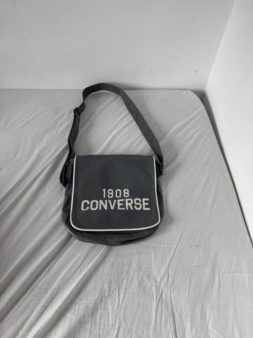Converse 1908 schouder tas, Sieraden, Tassen en Uiterlijk, Tassen | Schoudertassen, Gebruikt, Overige merken, Grijs, Ophalen of Verzenden