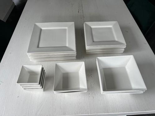 Wit Servies, Huis en Inrichting, Keuken | Servies, Gebruikt, Bord(en), Effen, Porselein, Ophalen