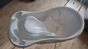 Babybadje met Standaard - Ideaal voor je kleintje! beschikbaar voor biedingen