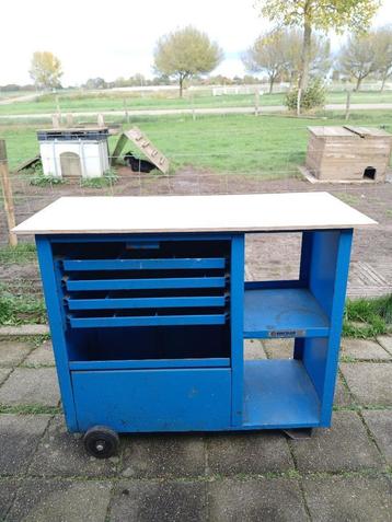 GEREEDSCHAP KAR - MERK OVERTOOM - AFSLUITBAAR - IGST beschikbaar voor biedingen