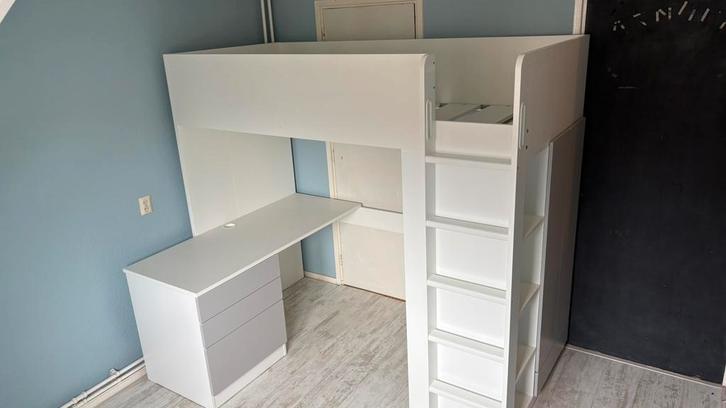 Hoogslaper met bureau en kast - bed is 90x200, Kinderen en Baby's, Kinderkamer | Stapelbedden en Hoogslapers, Zo goed als nieuw