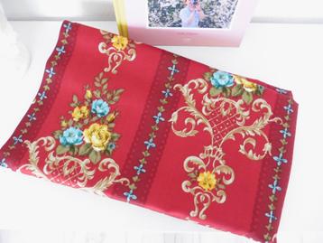 Vintage lap stof retro nieuw bordeau rood van de rol beschikbaar voor biedingen