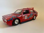 model Lancia Delta S4, rood met stickers Bburago 1/24 rallye, Hobby en Vrije tijd, Modelauto's | 1:24, Ophalen of Verzenden, Gebruikt