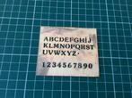 kaarten maken - embossing - sjabloon-stencil alfabet cijfers, Ophalen, Zo goed als nieuw, Overige thema's, Pons of Mal