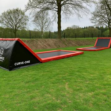 Trampolines geschikt voor openbaar gebruik, speeltuinen etc. beschikbaar voor biedingen