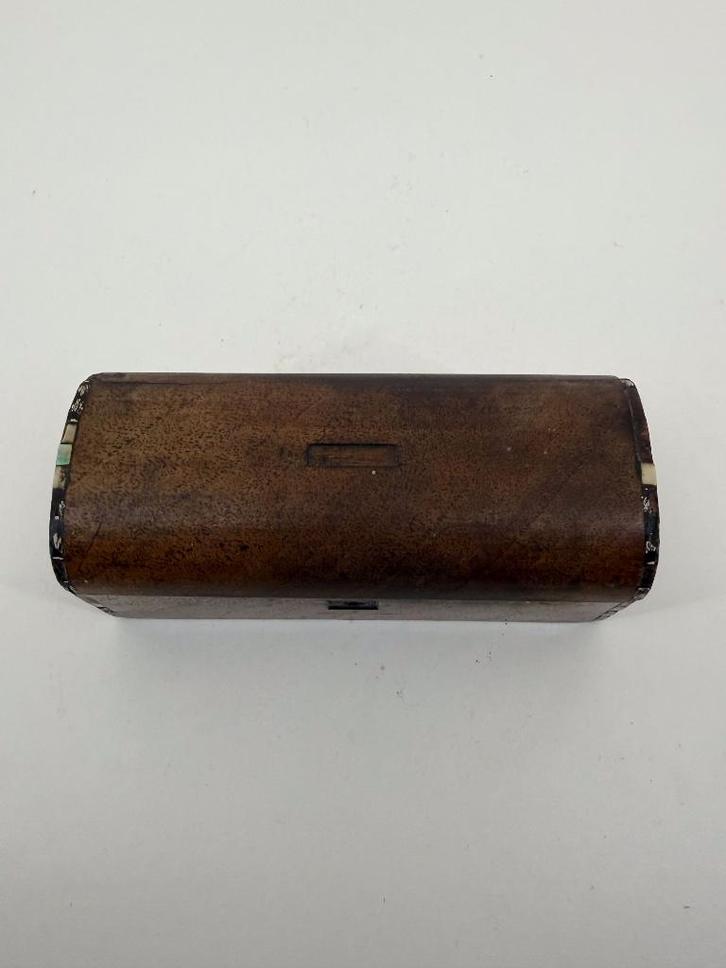 Antiek houten sierkistje met parelmoerinleg, Antiek en Kunst, Kunst | Niet-Westerse kunst, Ophalen of Verzenden