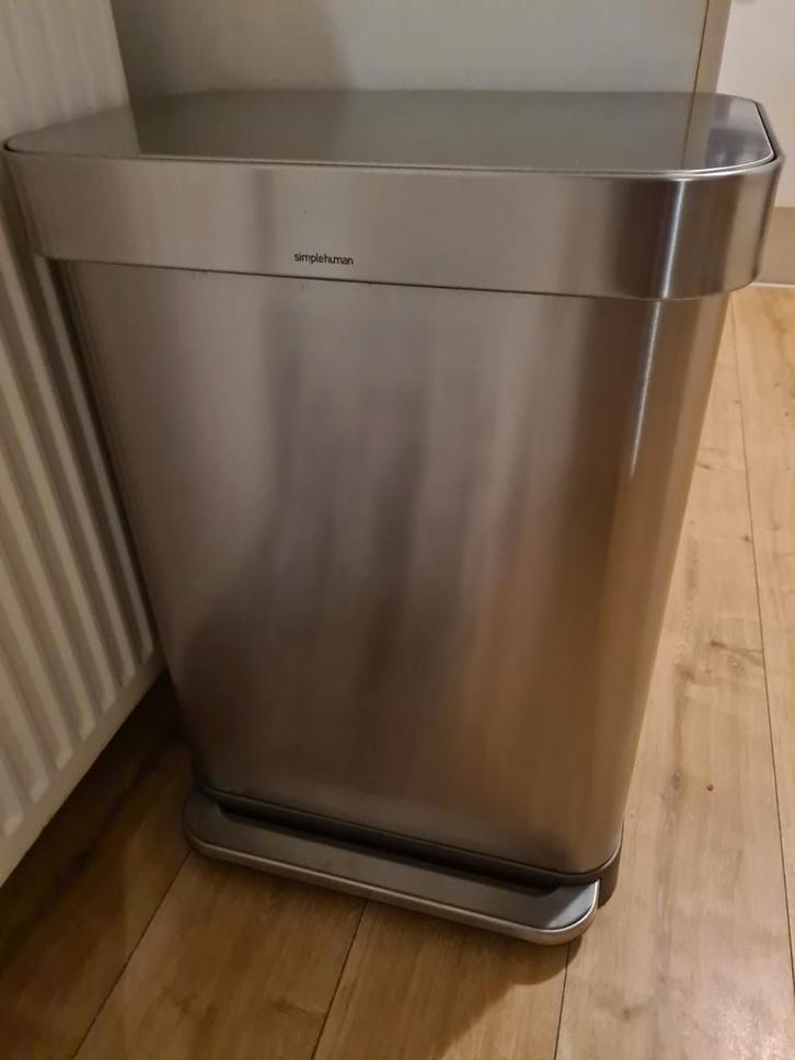 Nette Simplehuman RVS prullenbak!, Huis en Inrichting, Woonaccessoires | Prullenbakken, Zo goed als nieuw, Rvs, 50 tot 75 cm, 40 liter of meer