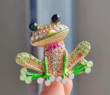 Kikker Broche bewerkt met steentjes, Mooie CADEAUTIP! beschikbaar voor biedingen