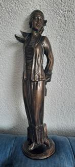 Bronzen beeldje staande vrouw met tas Art Deco 29 cm hoog, Antiek en Kunst, Antiek | Koper en Brons, Ophalen of Verzenden, Brons