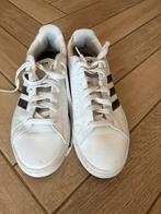 Adidas schoenen, Wit, Ophalen of Verzenden, Adidas, Sneakers of Gympen