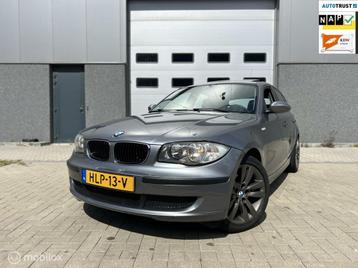 BMW 1-serie 116i/APK/DAKJE/ beschikbaar voor biedingen
