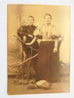 Oude foto ALMELO twee dames Tante Bertha en Johanna ca 1900, Ophalen of Verzenden, Voor 1920, Ongelopen, Overijssel