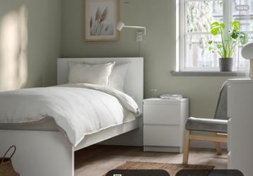 Te koop: Malm bed met matras, lattenbodem en lades! 90 breed