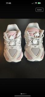 New Balance 9060 - Maat 23,5 - Zo goed als nieuw!, Ophalen of Verzenden, Zo goed als nieuw, Meisje, Schoentjes
