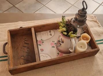 Robuuste oude lade/dienblad Bistro beschikbaar voor biedingen