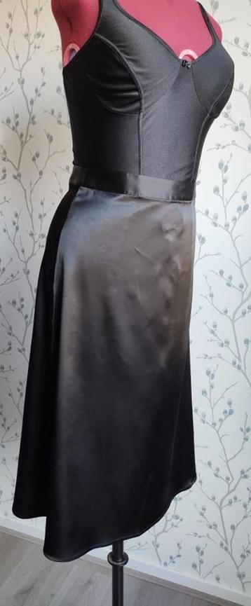 NA-KD Satin-Look Zwarte Rok maat 44 beschikbaar voor biedingen