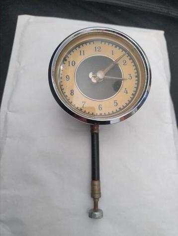 👉 Vintage auto klok voor een Ford Taurus?? beschikbaar voor biedingen