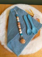 Nieuw • Cadeauset o.a Monddoek, speenkoord & oefenbestek, Kraamcadeau, Nieuw, Ophalen of Verzenden, Saluty's kinder- en kraamcadeaus