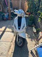 Piaggio new fly, Fietsen en Brommers, Scooters | Piaggio, Ophalen, Zo goed als nieuw, Fly