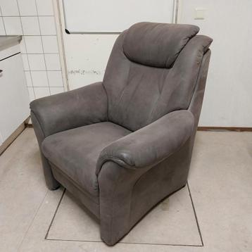 Super gave stoel echt nog als nieuw taupe/grijs suède/leer. beschikbaar voor biedingen