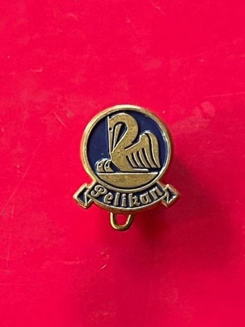 Metalen Speldje Pelikan Zwitsers Vulpen Merk, Verzamelen, Speldjes, Pins en Buttons, Gebruikt, Speldje of Pin, Overige onderwerpen