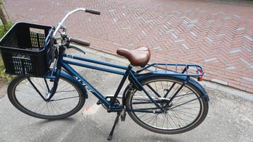 Stevige herenfiets met voorrekje beschikbaar voor biedingen