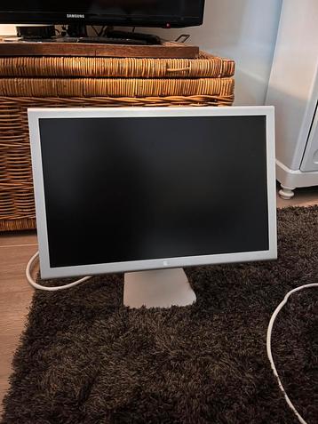 Apple cinema display 2004 beschikbaar voor biedingen