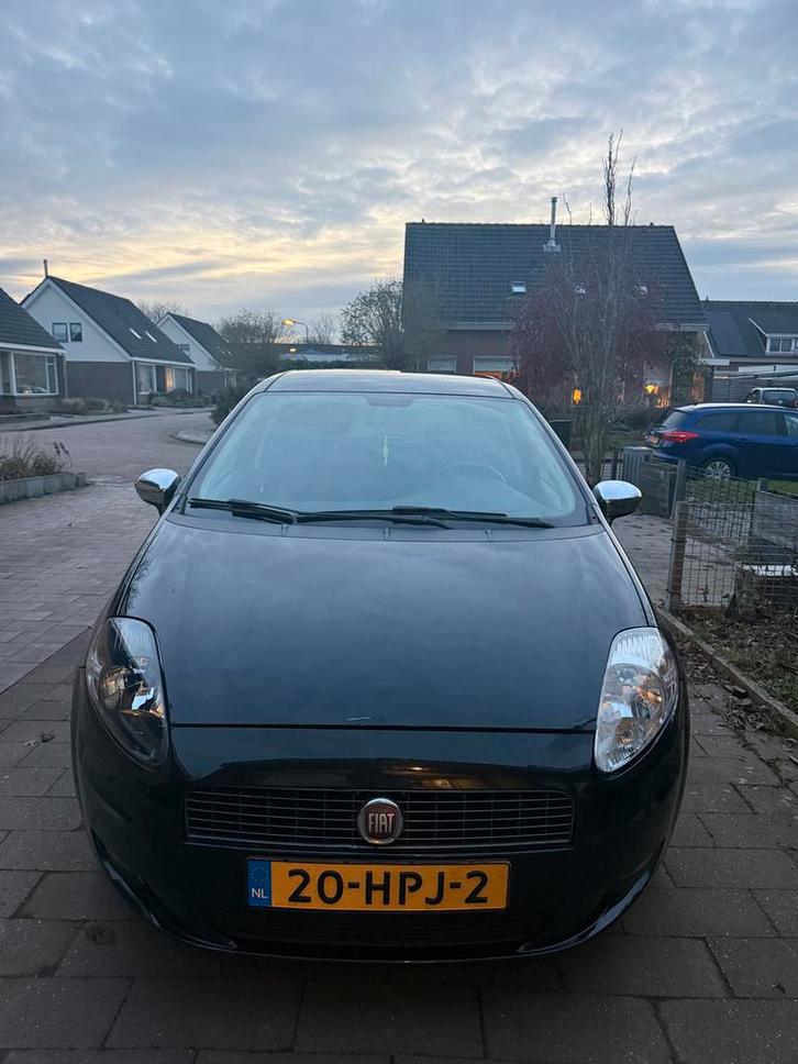 Fiat Punto 1.4 5DR 2009 Zwart (nieuwe apk), Auto's, Fiat, Punto, Airconditioning, Android Auto, Apple Carplay, Bluetooth, Centrale vergrendeling