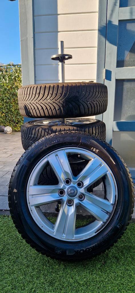Aluminium velgen met Hankook winterbanden + velgenboom, Auto-onderdelen, Banden en Velgen, Banden en Velgen, Winterbanden, 16 inch