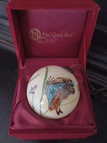 Ne'Qwa Art Kerstbal - Blauwe Vlinders Paul Brent beschikbaar voor biedingen
