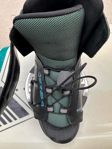 Spinera Wakeboard 140cm met Schoenen beschikbaar voor biedingen