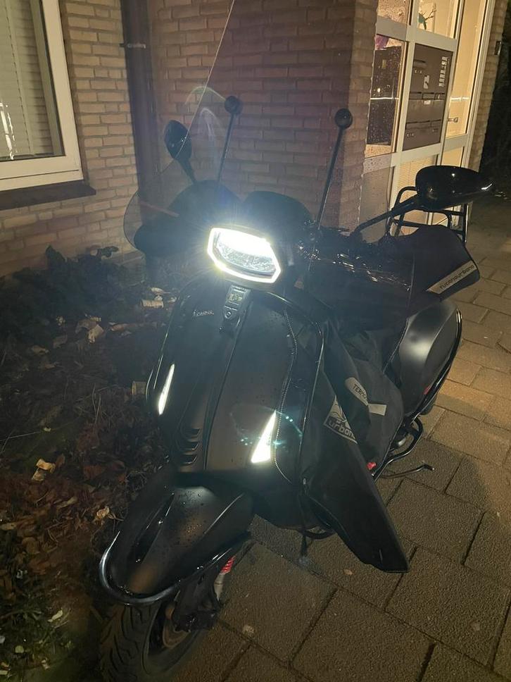 Vespa Sprint Full Option, Fietsen en Brommers, Scooters | Vespa, Zo goed als nieuw, Vespa S, Maximaal 25 km/u, Benzine, Ophalen