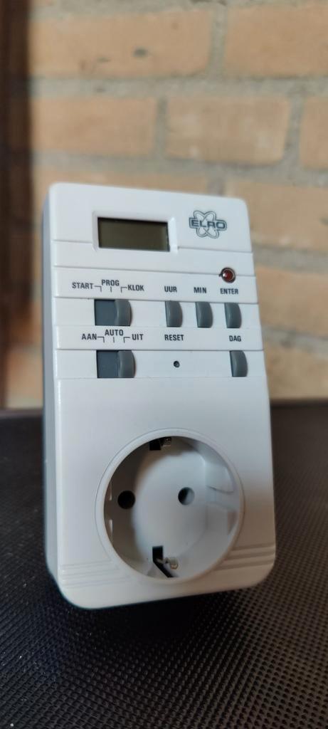 ELRO type 061 - Digitale tijdschakelaar., Doe-het-zelf en Verbouw, Elektra en Kabels, Zo goed als nieuw, Overige typen, Ophalen of Verzenden