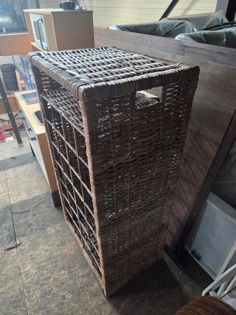 Rieten Wijn/ flessenrek, Ophalen, Hout, Minder dan 5 flessen