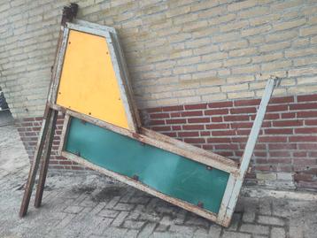 Tussenschotten Paardenwagen / Paardentrailer beschikbaar voor biedingen