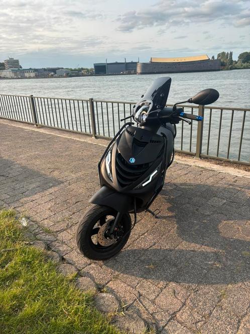 Zip 50cc iget 11000km, Fietsen en Brommers, Scooters | Piaggio, Zo goed als nieuw, Zip, Ophalen