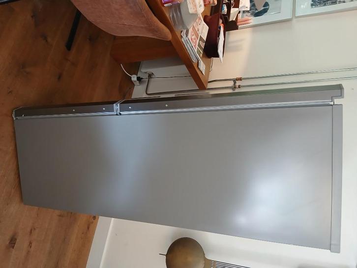 Koelkast koel/vriezer zilver, Witgoed en Apparatuur, Koelkasten en IJskasten, Zo goed als nieuw, Met aparte vriezer, 200 liter of meer