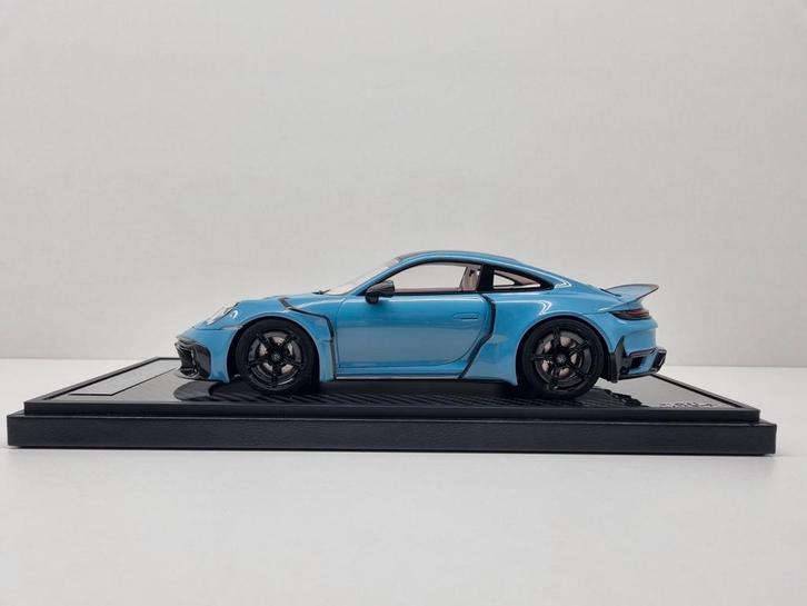Vip Models
Porsche 911 Brabus Rocket 900R
1/66 1:18 Nieuw, Hobby en Vrije tijd, Modelauto's | 1:18, Nieuw, Auto, Ophalen of Verzenden
