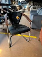 Zwarte stoelen met bruine armleuningen️, Huis en Inrichting, Fauteuils, Ophalen, Zo goed als nieuw, 75 tot 100 cm