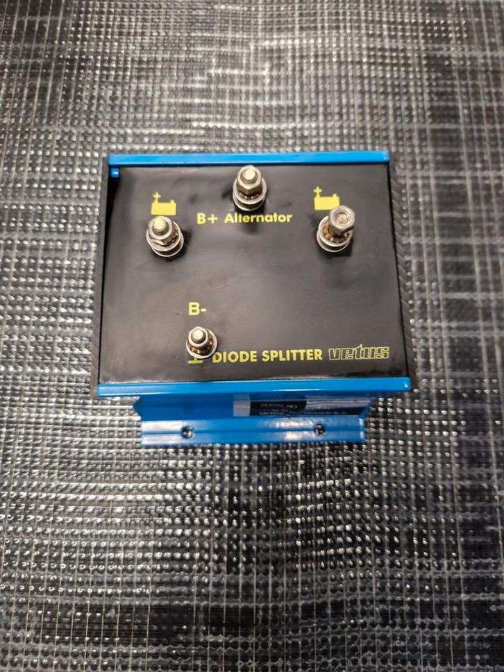 Victron Diode Laadstroomverdeler - 2 Accu's, Watersport en Boten, Accessoires en Onderhoud, Gebruikt, Motor en Techniek, Ophalen of Verzenden