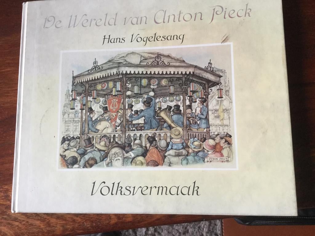 VOLKSVERMAAK ANTON PIECK DOOR H VOGELESANG EXCLUSIEF (FOTO'S, Ophalen of Verzenden, Zo goed als nieuw, Hans Vogelesang, Prentenboek