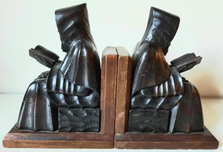 2 boeken steunen monikken die aan het lezen zijn., Antiek en Kunst, Antiek | Religie, Ophalen of Verzenden