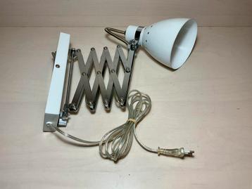 Wandlamp schaarlamp wit met rvs LET OP: beschikbaar voor biedingen