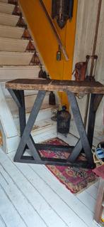 Mooie industriële sidetable / gang tafeltje  tekoop, Huis en Inrichting, Tafels | Sidetables, Ophalen of Verzenden, Gebruikt, 25 tot 50 cm