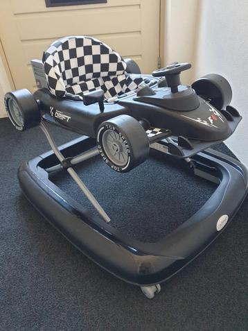 Loopstoel en wagen beschikbaar voor biedingen